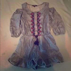 Consigning TUES 4/20‼️Jean Shorts Romper💕💙